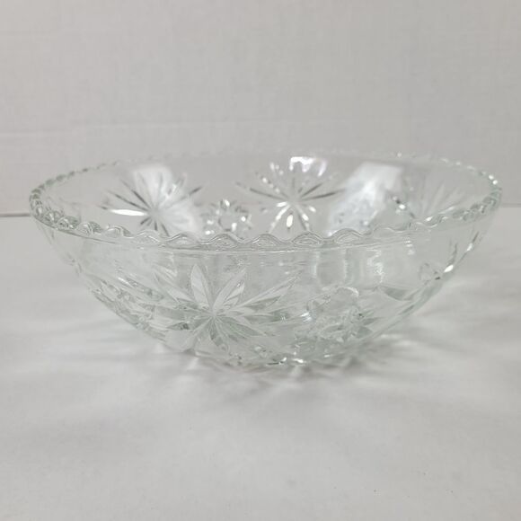 Star of David Clear Glass Scalloped Edge Serving Bowl - Picture 4 of 14